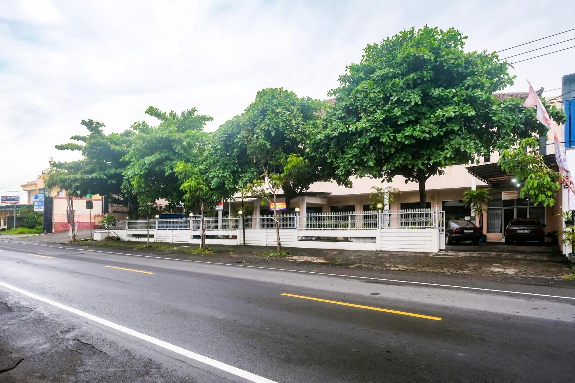 Reddoorz Syariah At Griya Raharja Klaten Ngoại thất bức ảnh